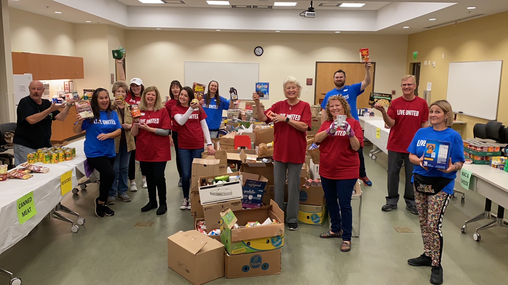 Volunteer for "GIVE THANKS, GIVE FOOD" Drive United Way of Hernando
